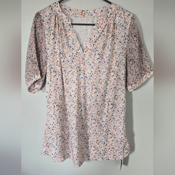NWT Floral Top Size Large - Picture 1 of 6